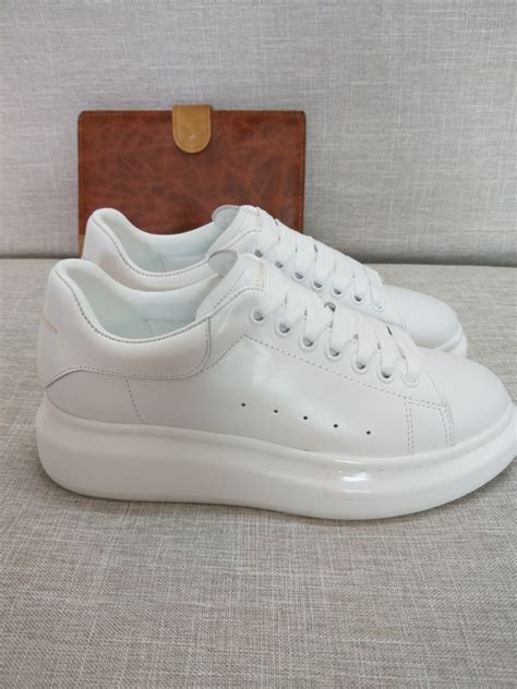 tenis de alexander mcqueen pdf.